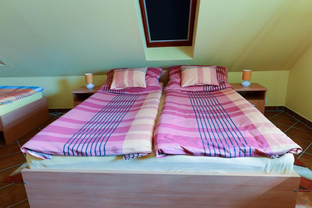 Nexus Vendégház Szeged Habitación foto